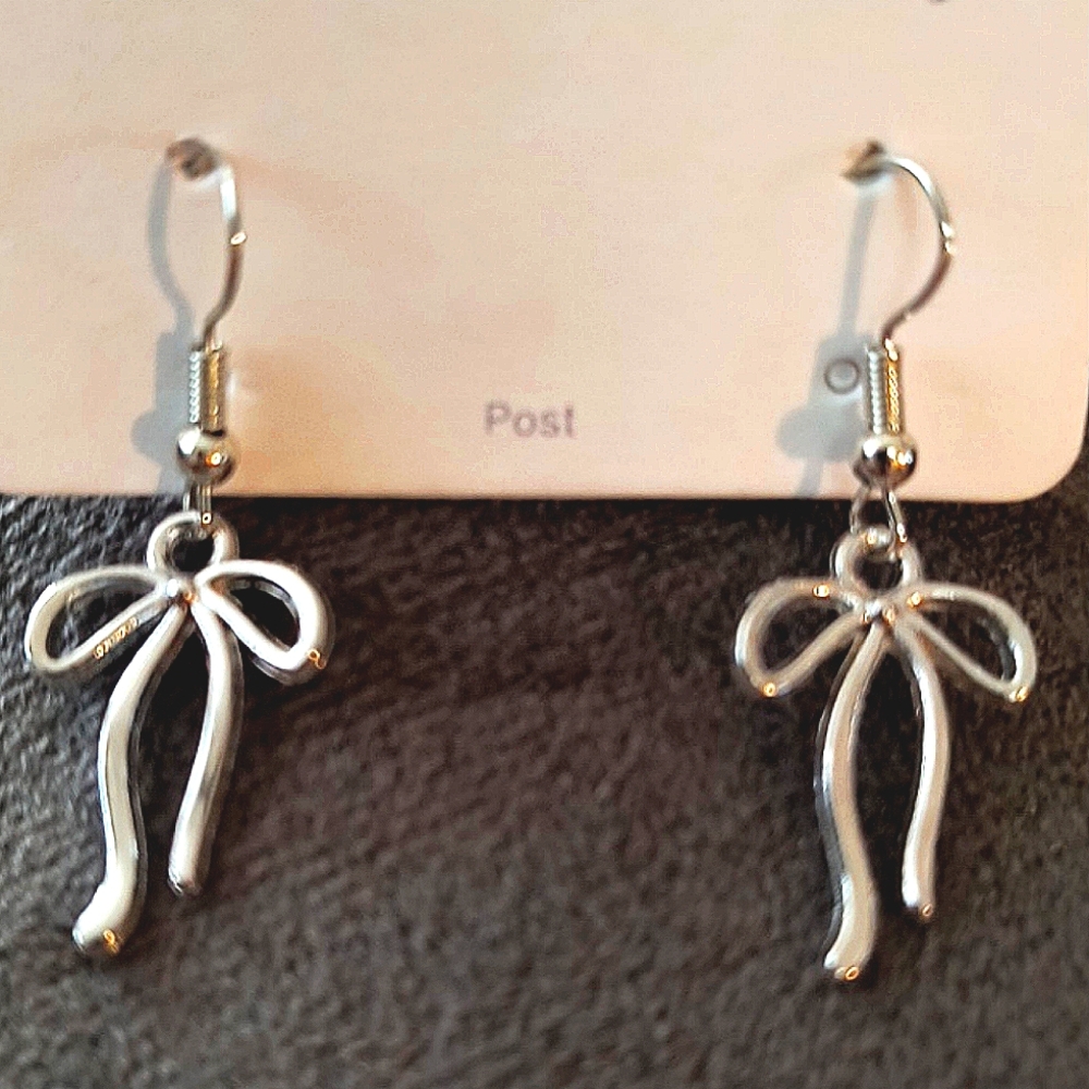 Chic Silver Bow Earrings